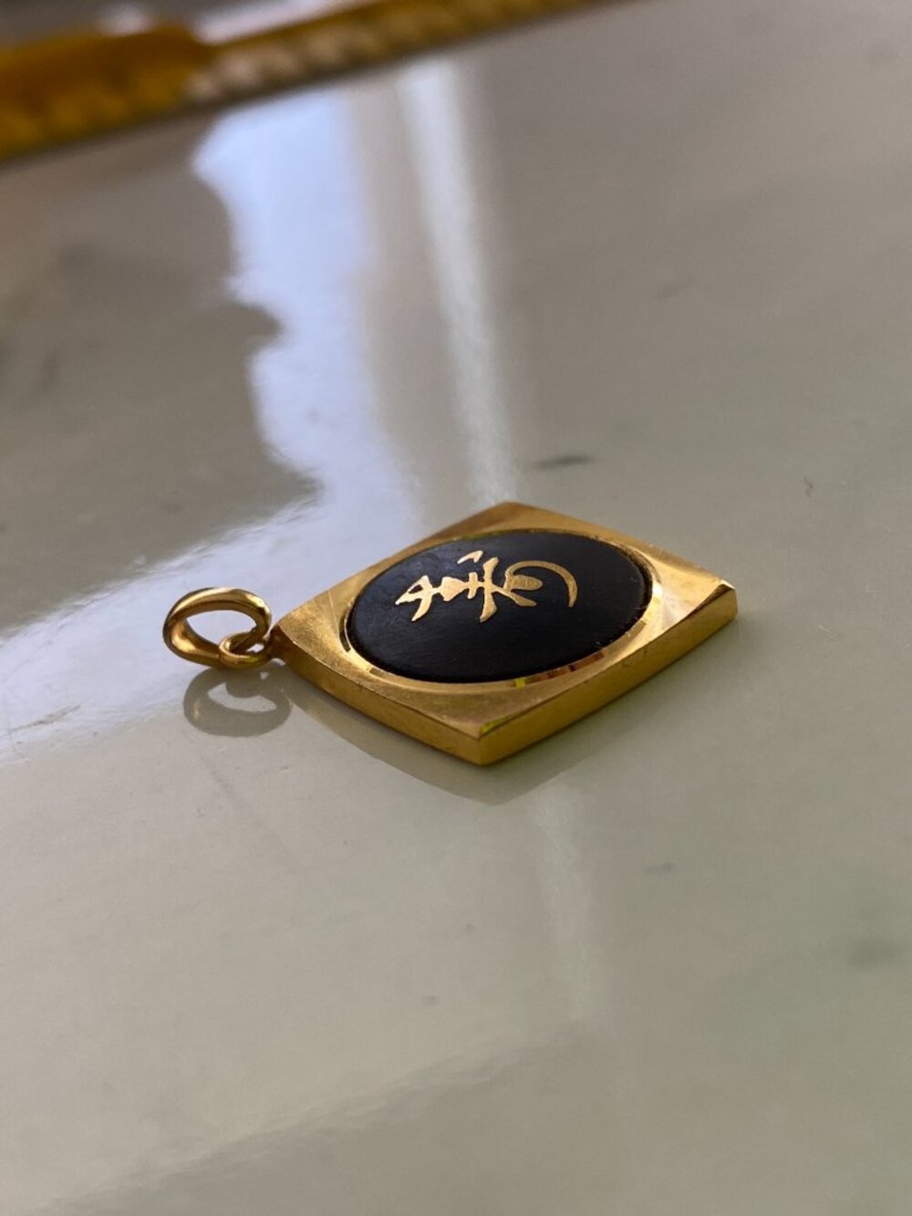 VINTAGE AMITA JAPAN DAMASCENE PENDANT BLACK GOLD TONE - Picture 8 of 9